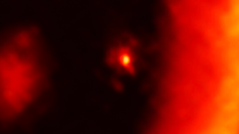 Astronomové poprvé pozorovali vznik exoměsíce
