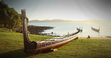 Maorská loď, neasi. Zdroj: Dirk Pons/CC BY, vlastní