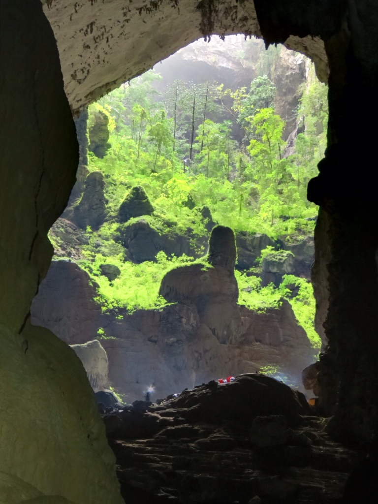 Ústí a tedy i vstup do jeskyně. Zdroj: Doug Knuth/CC BY 3.0