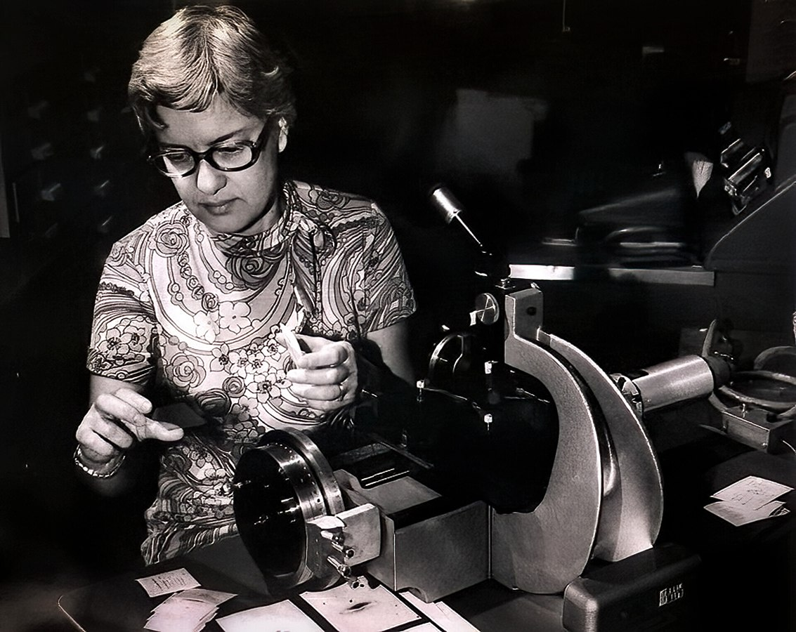 Vera Rubin v roce 1974. Zdroj: NOIRLab/NSF/AURA