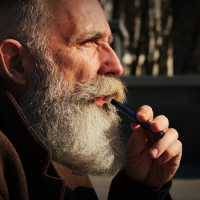 Ecigareta, neasik. Zdroj: Storyblocks